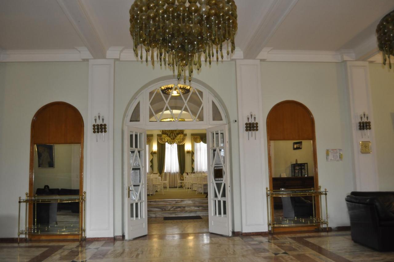 Hotel Triumf Бухарест Экстерьер фото