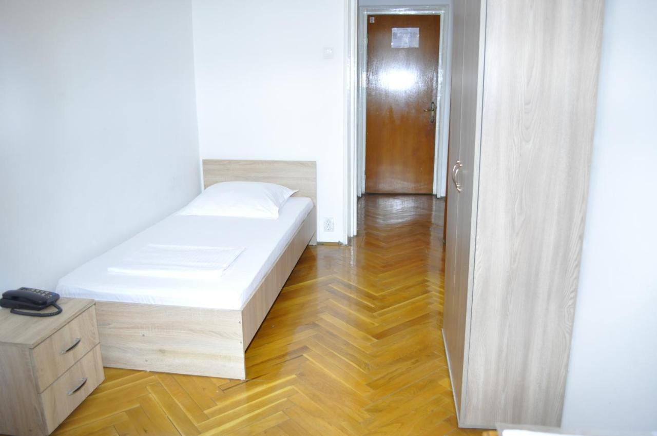 Hotel Triumf Бухарест Экстерьер фото
