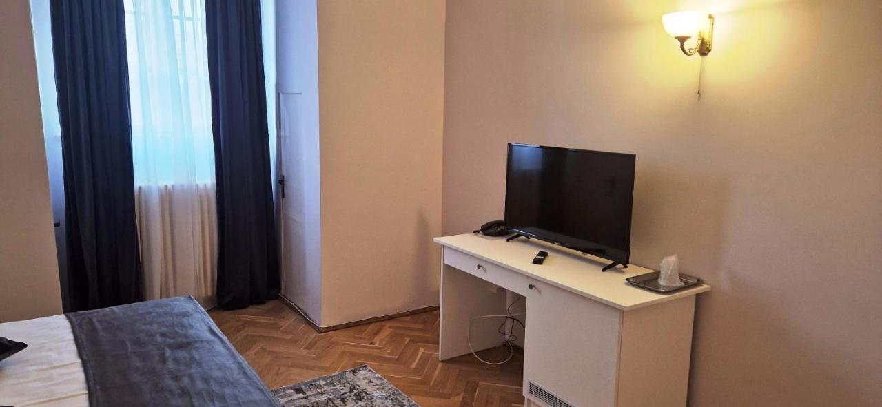 Hotel Triumf Бухарест Экстерьер фото